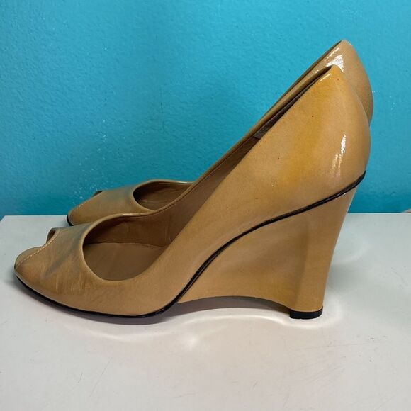 Stuart Weitzman Womens Size 9 Yellow Patent Leather "Nuanna" Shoes 3.5" Wedge - Picture 4 of 14